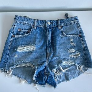 FLATTERING ZARA SHORTS